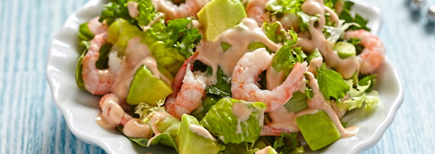 Салат с креветками и авокадо.